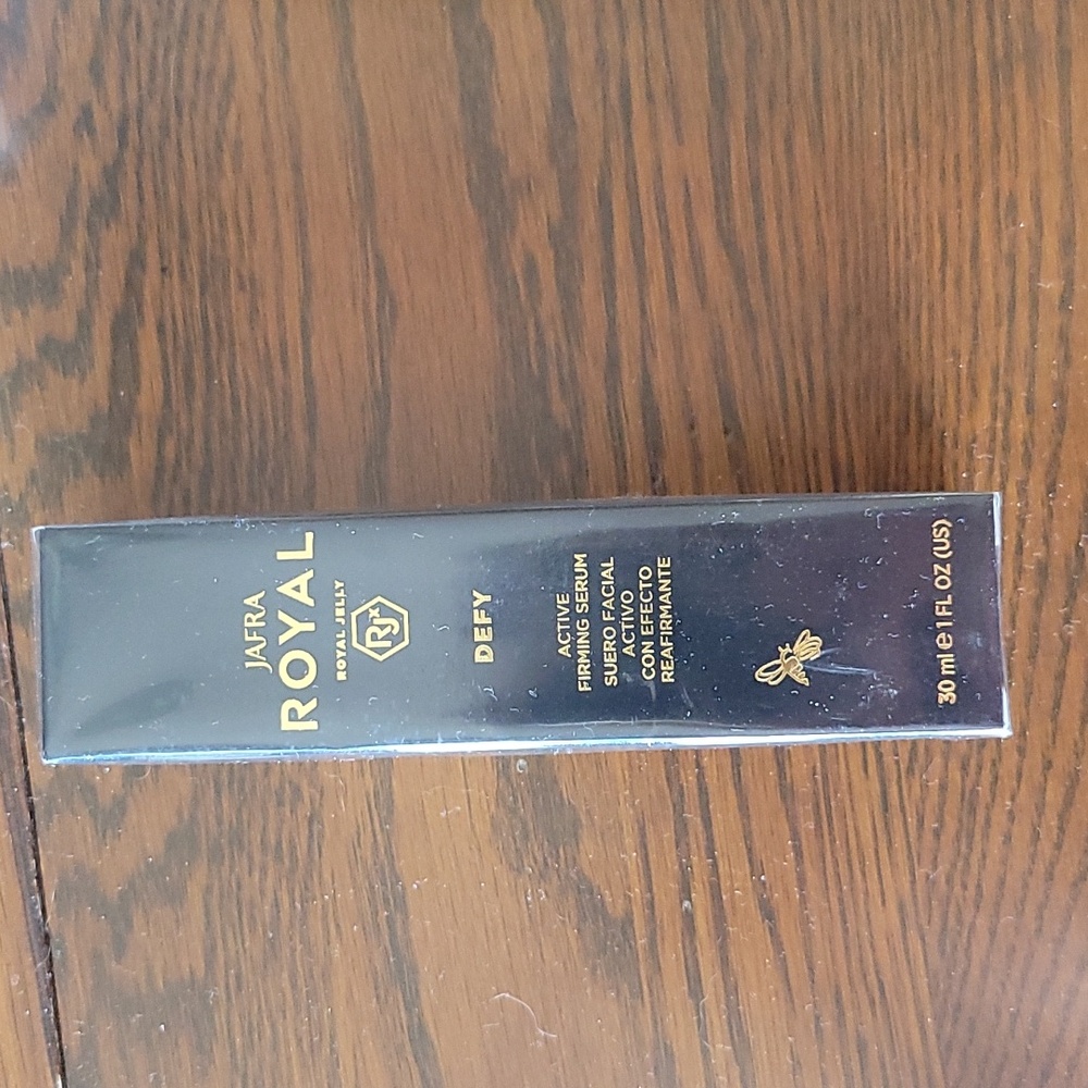 Jafra Royal Defy Active Firming Serum